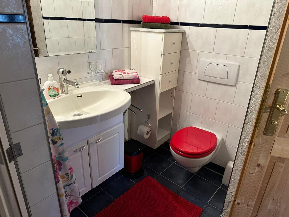 Apartments Saba & Jona Uetendorf Екстериор снимка